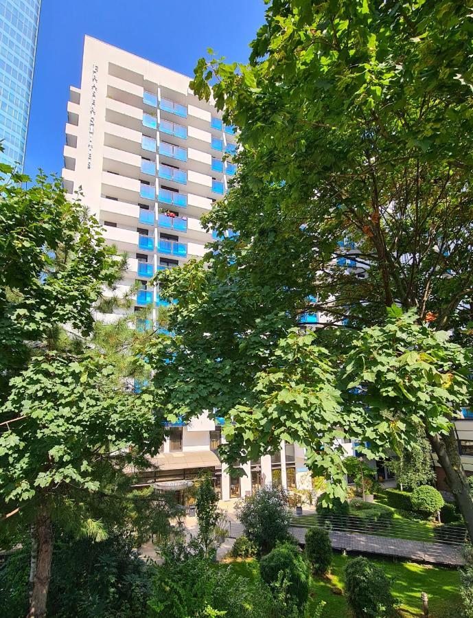 Fraser Suites Paris La Defense Courbevoie Exteriér fotografie The building in 2019
